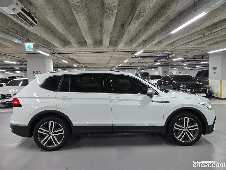 Volkswagen Tiguan Allspace 2.0 TSI 2022 — миниатюра 2