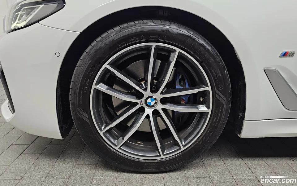 BMW 5 Series 520i M 2023 — миниатюра 5