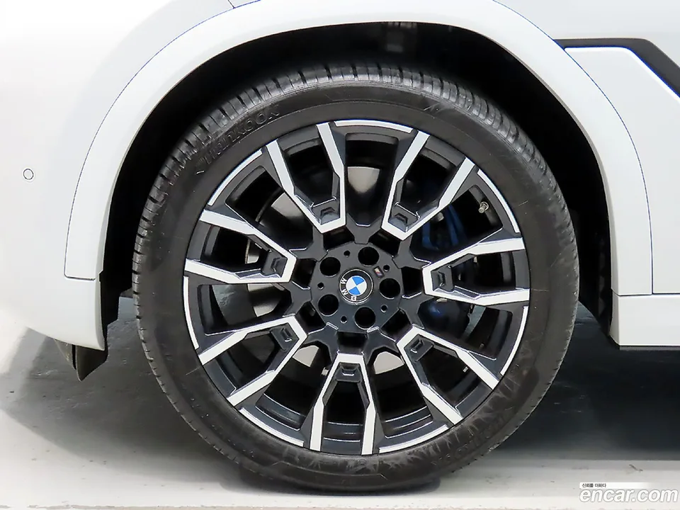 BMW X6 xDrive40i M 2024 — миниатюра 5