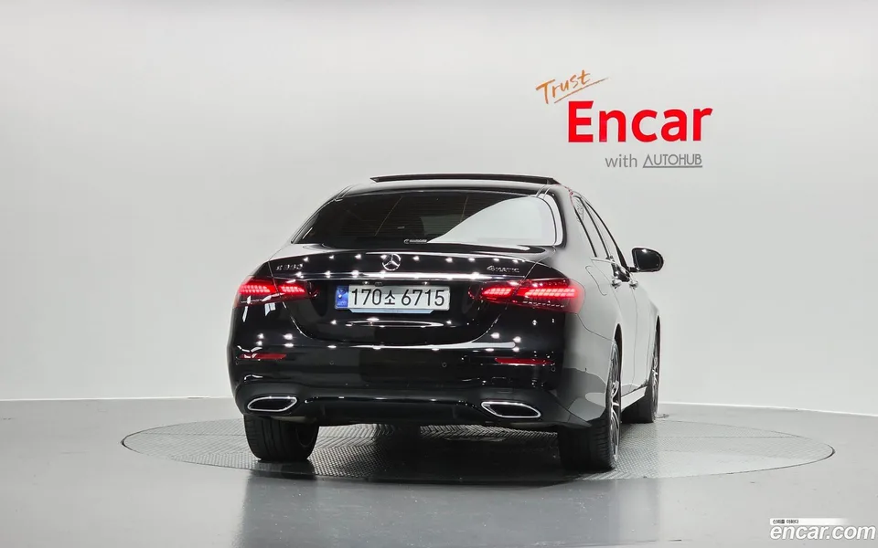 Mercedes-Benz E-Class E350 4MATIC AMG Line 2023 — миниатюра 4