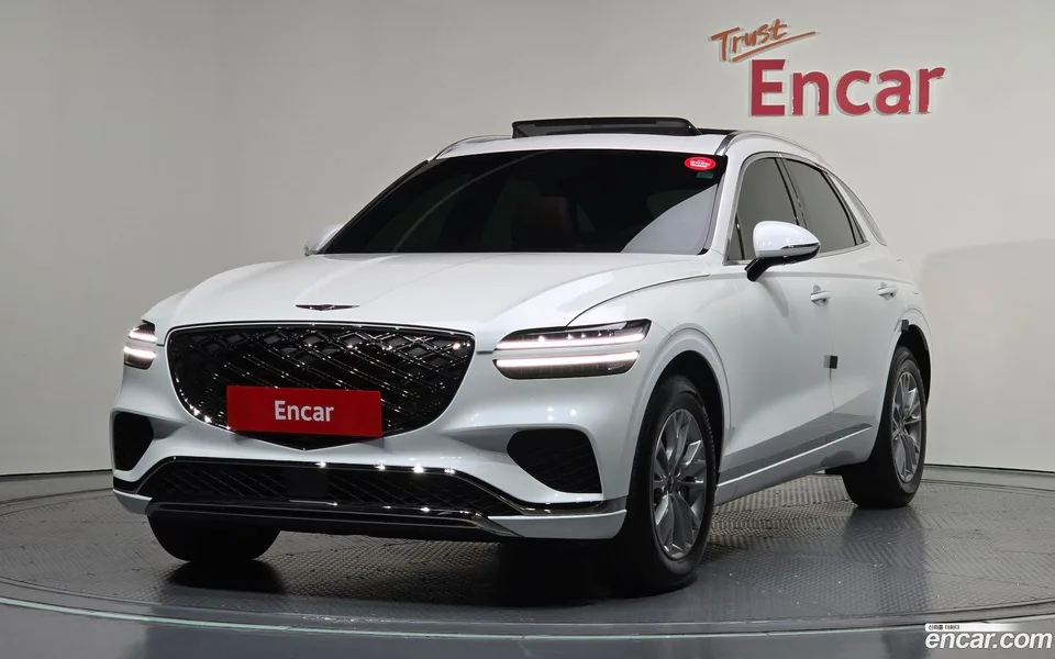 Genesis GV70 2.5T 2WD 2024 — фото 1, купить с доставкой в Москву