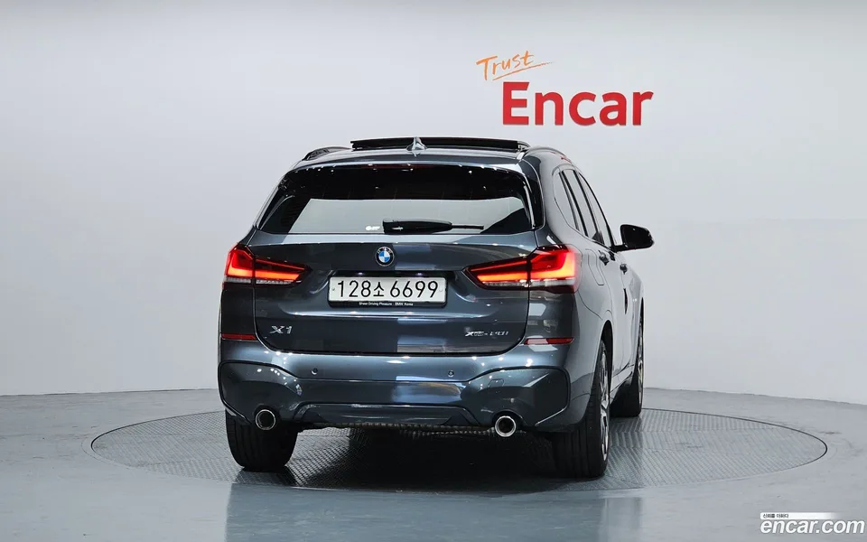 BMW X1 xDrive 20i M 2022 — миниатюра 4