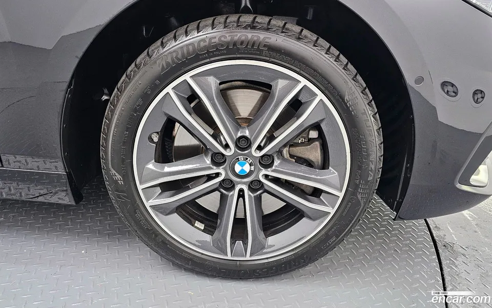 BMW 1 Series 120i 2023 — миниатюра 2