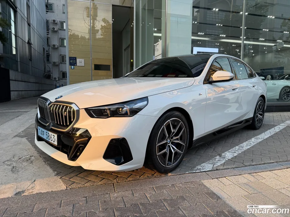 BMW i5 eDrive 40 M 2025 — миниатюра 3