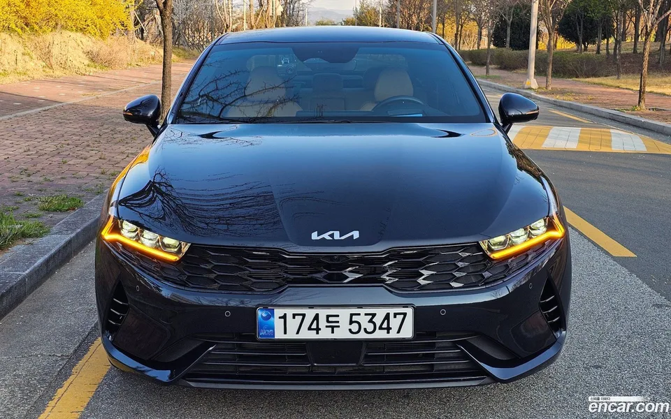 Kia K5 Hybrid 2023 — миниатюра 3