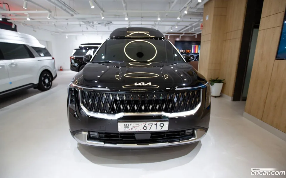 Kia Carnival 9 () 2025 — фото 1, купить с доставкой в Москву