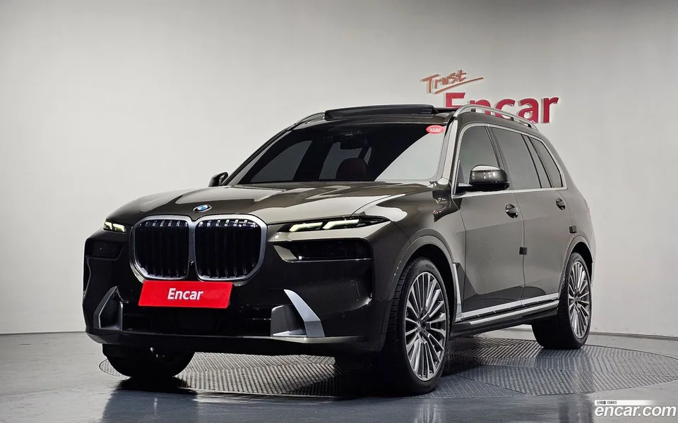 BMW X7 xDrive 40i 6 2023 — фото 1, купить с доставкой в Москву