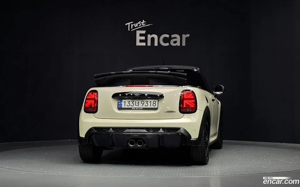 MINI Cooper S Convertible JCW 2022 — миниатюра 4