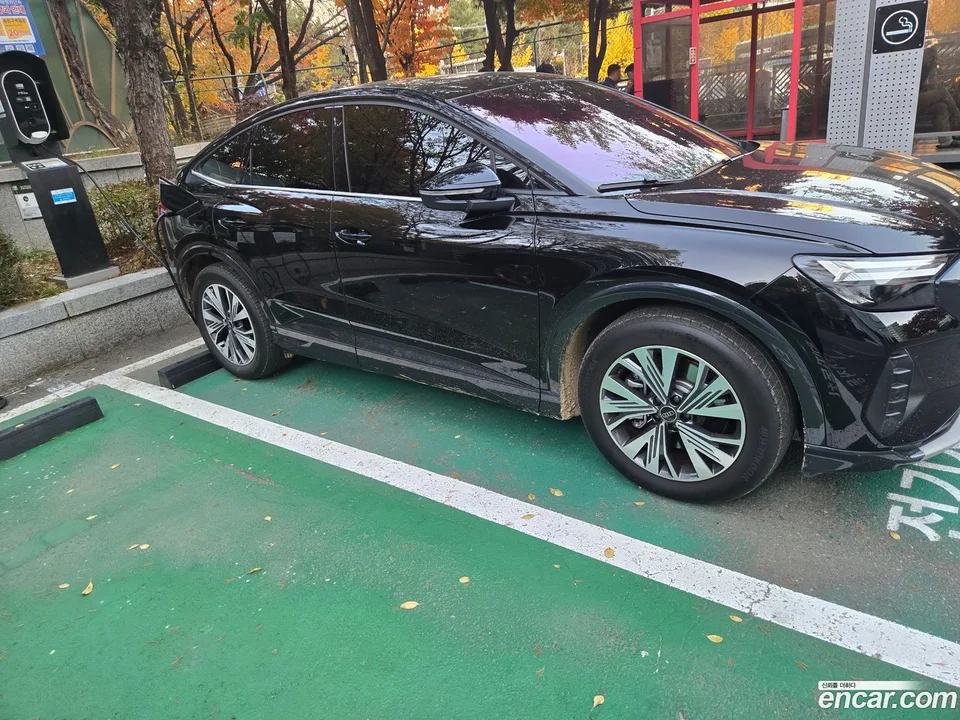 Audi Q4 e-tron 45 2025 — миниатюра 5