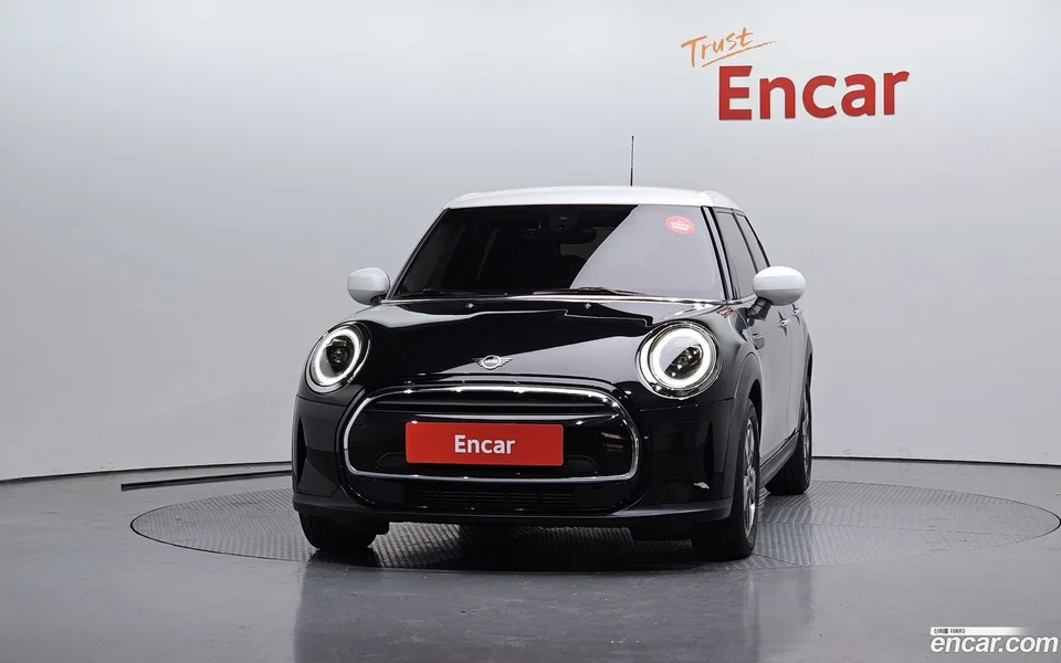 MINI Cooper 5 2023 — миниатюра 3