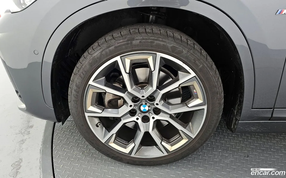 BMW X1 xDrive 20i M 2022 — миниатюра 2