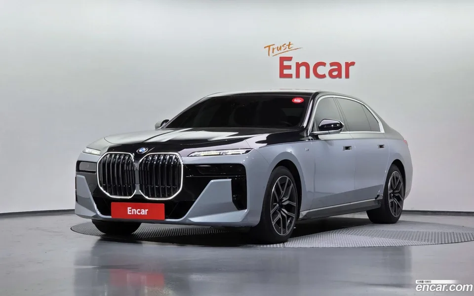 BMW 7 Series 740i xDrive M 2024 — фото 1, купить с доставкой в Москву