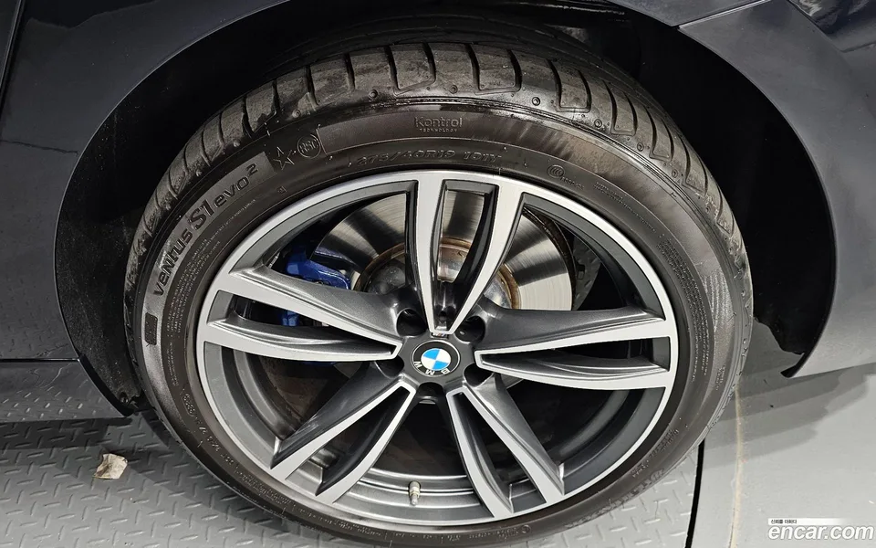 BMW 6 Series GT 620d xDrive M 2024 — миниатюра 2