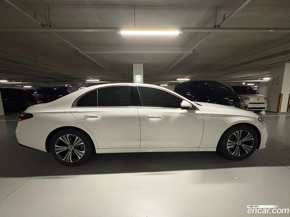 Mercedes-Benz E-Class E200 2025 — миниатюра 3