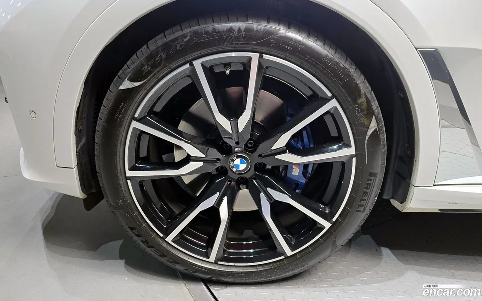 BMW X7 xDrive 40i M 6 2022 — миниатюра 5