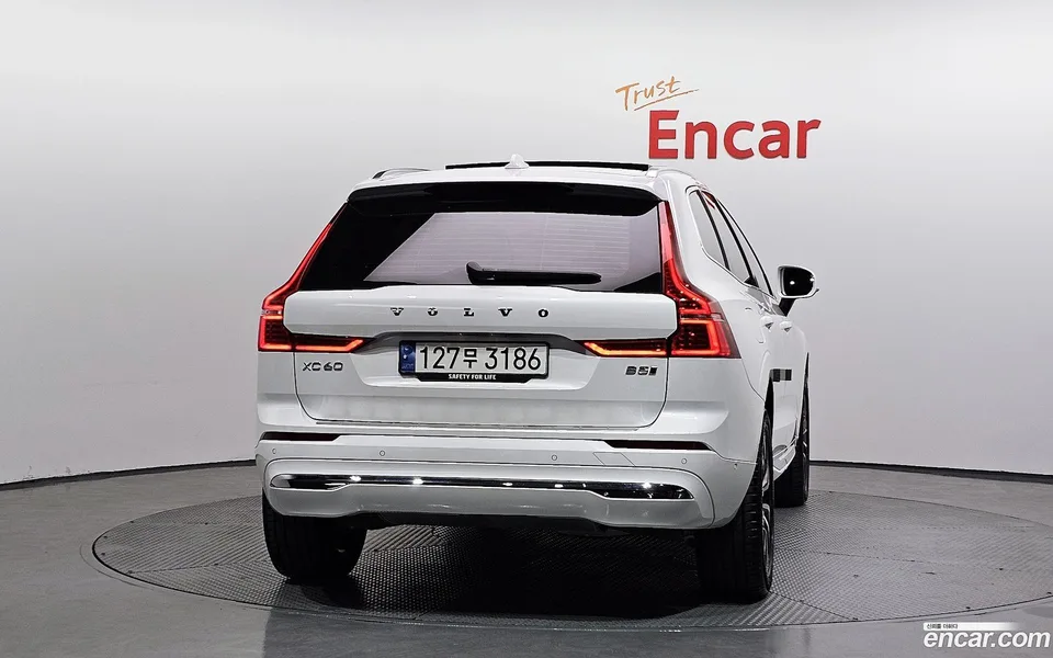 Volvo XC60 B5 2023 — миниатюра 4
