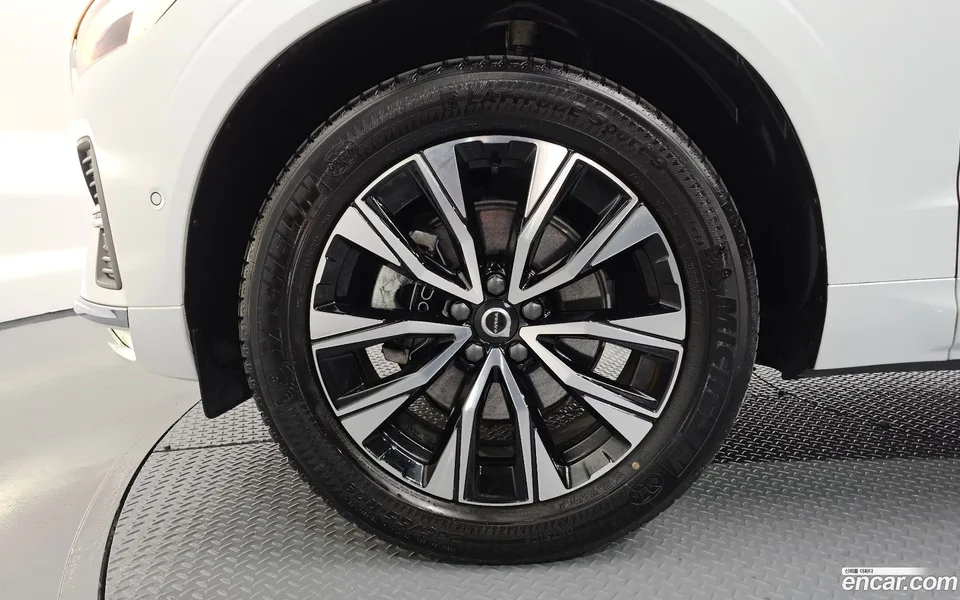 Volvo XC60 B5 2023 — миниатюра 5
