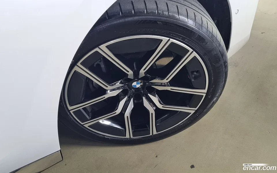 BMW 7 Series 740d xDrive M 2024 — миниатюра 2