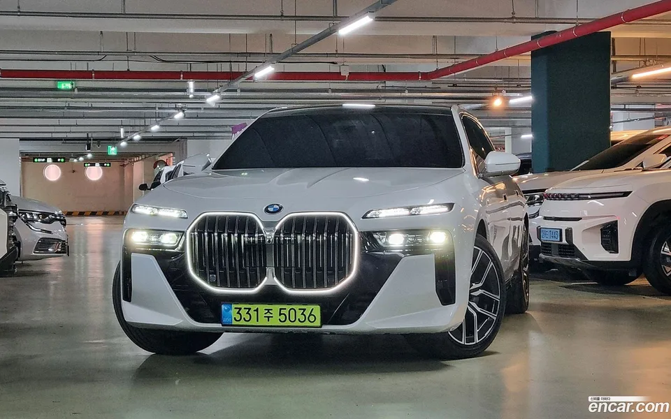 BMW 7 Series 740d xDrive M 2024 — миниатюра 3