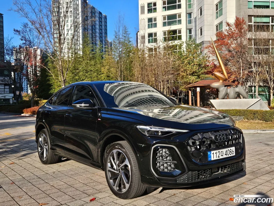 Audi Q5 (80A) 40 TDI S Line 2025 — photo 1, buy with delivery to Moscow