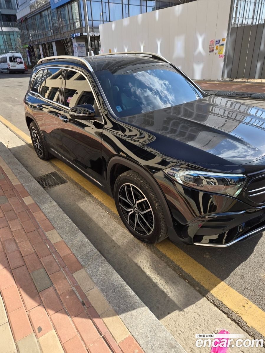 Mercedes-Benz EQB 2023 — 3