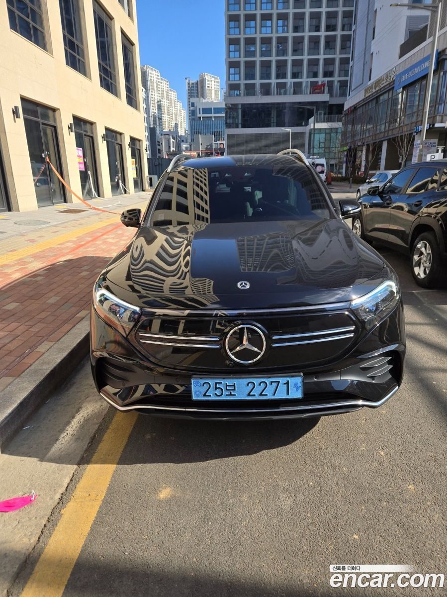 Mercedes-Benz EQB 2023
