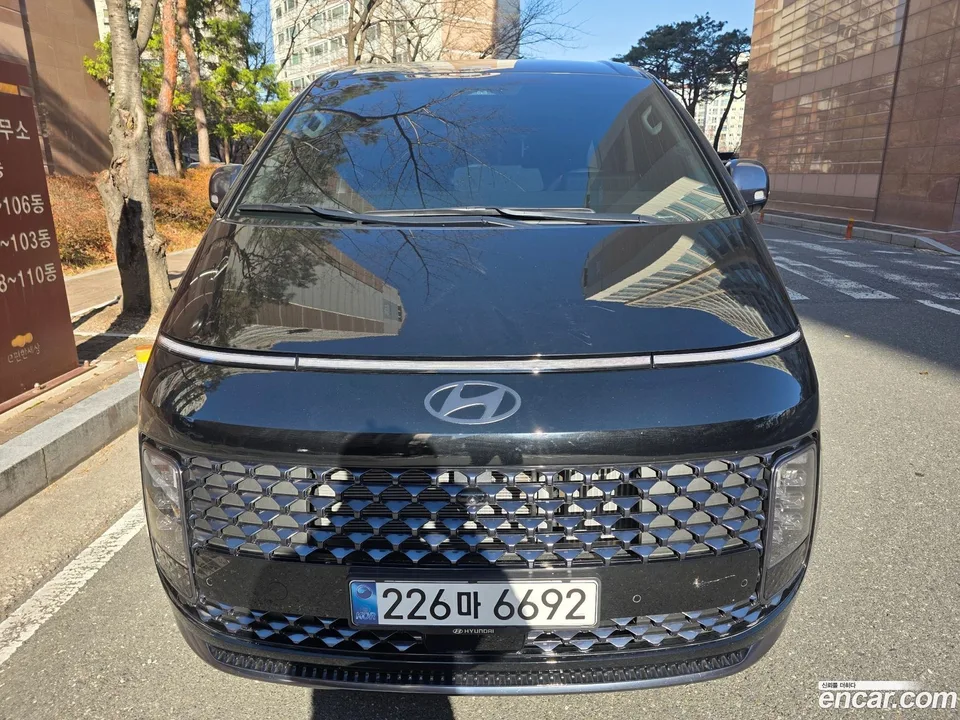 Hyundai Staria 4WD 9 2024 — фото 1, купить с доставкой в Москву