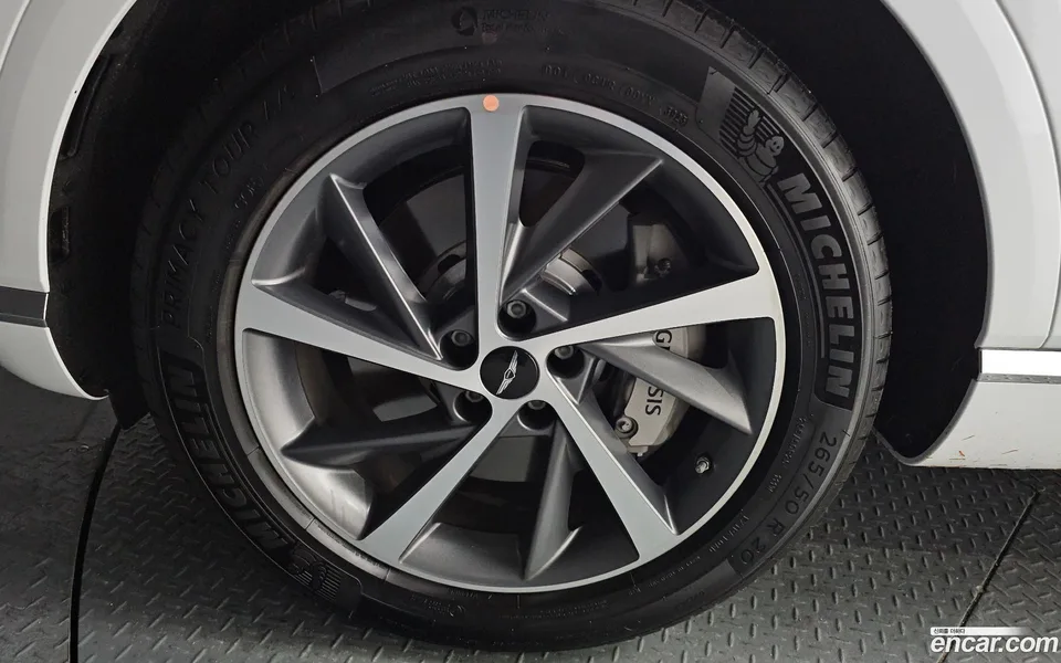 Genesis GV80 2.5T 2WD 2024 — миниатюра 2