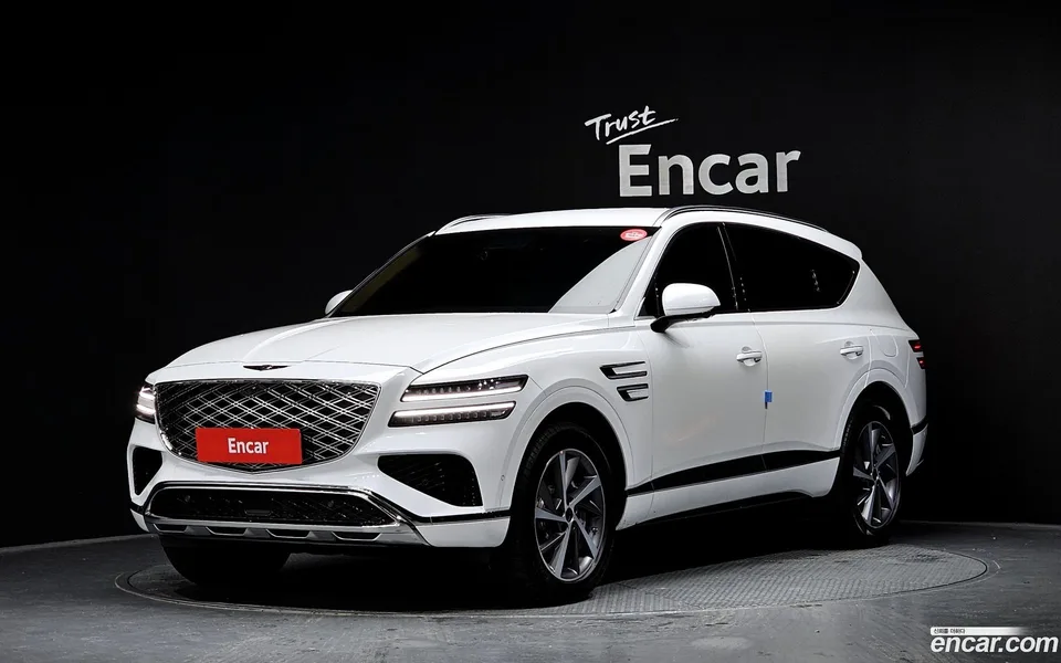 Genesis GV80 2.5T 2WD 2024 — фото 1, купить с доставкой в Москву