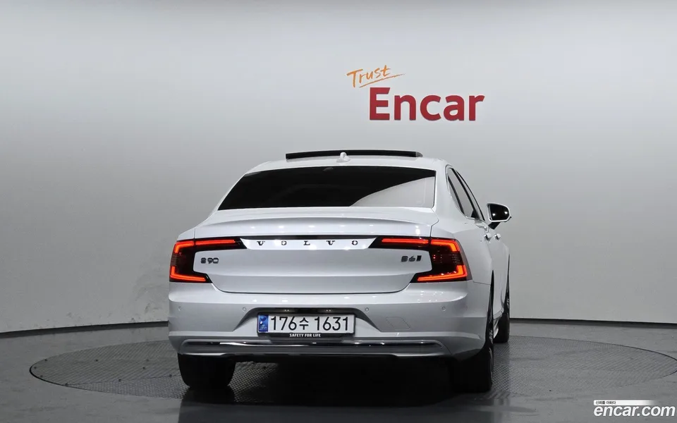 Volvo S90 B6 AWD 2023 — миниатюра 4