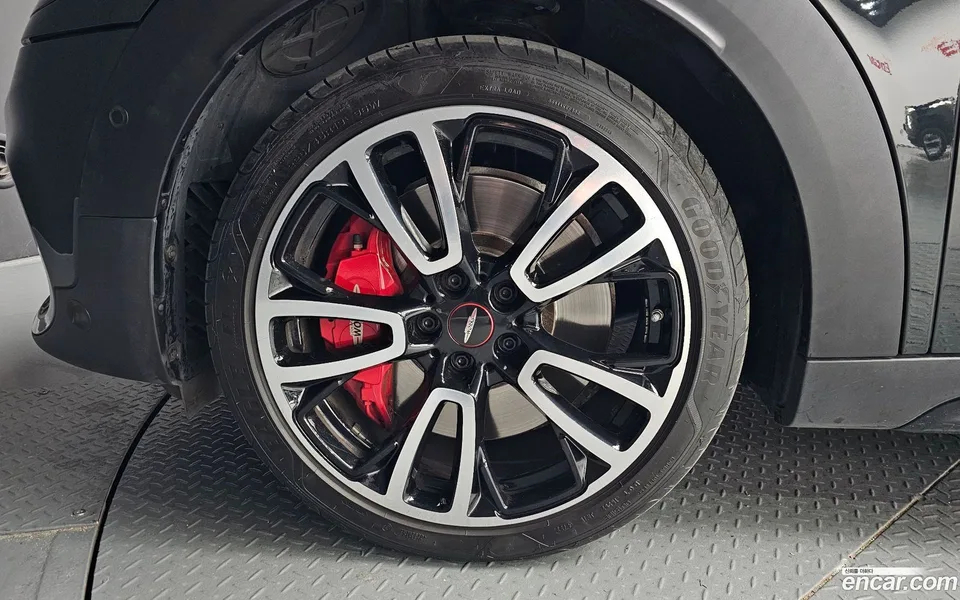 MINI Cooper S Countryman JCW 2023 — миниатюра 2