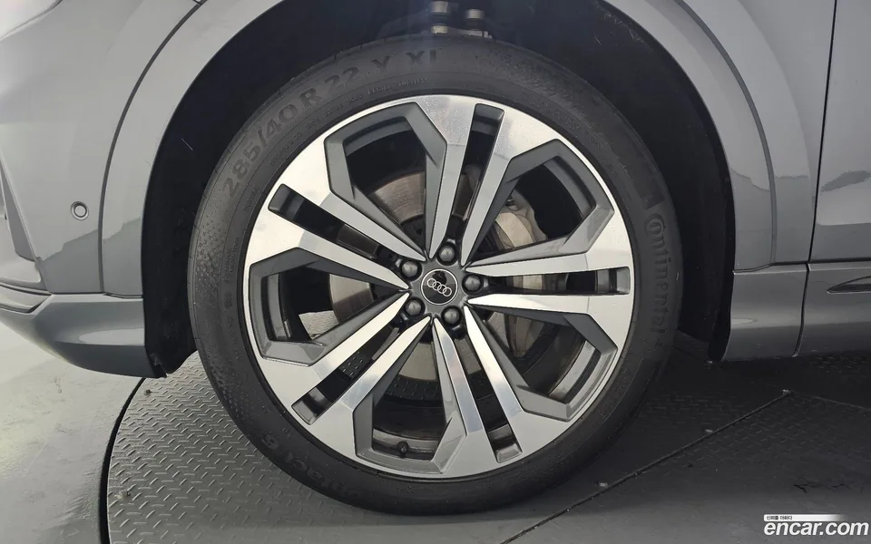 Audi Q8 (4M) 55 TFSI 2023 — миниатюра 2