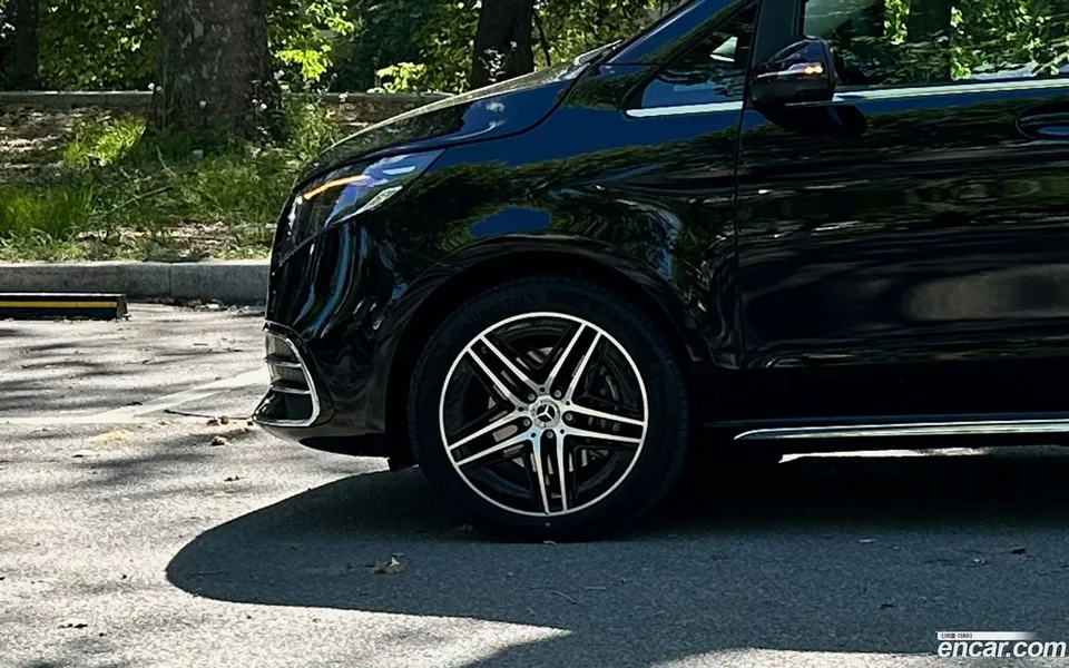 Mercedes-Benz V-Class V300 CDI 2025 — thumbnail 2