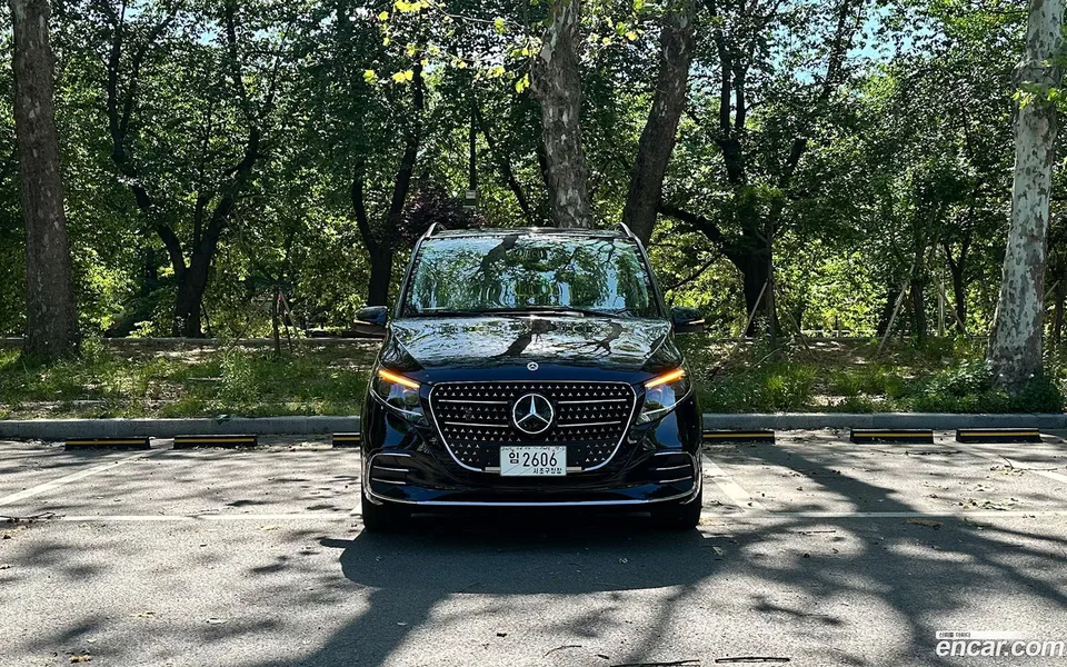 Mercedes-Benz V-Class V300 CDI 2025 — thumbnail 3