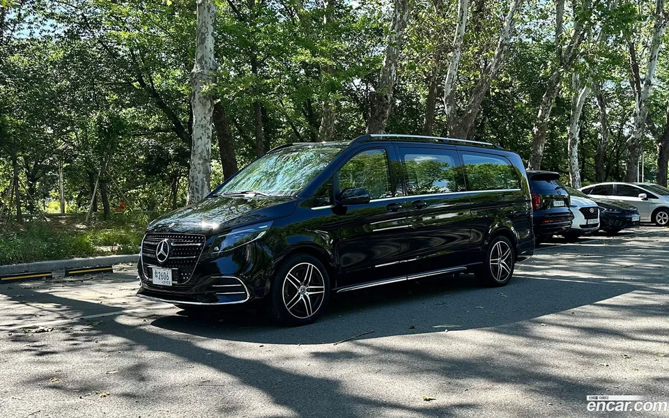 Mercedes-Benz V-Class V300 CDI 2025 — photo 1, buy with delivery to Moscow