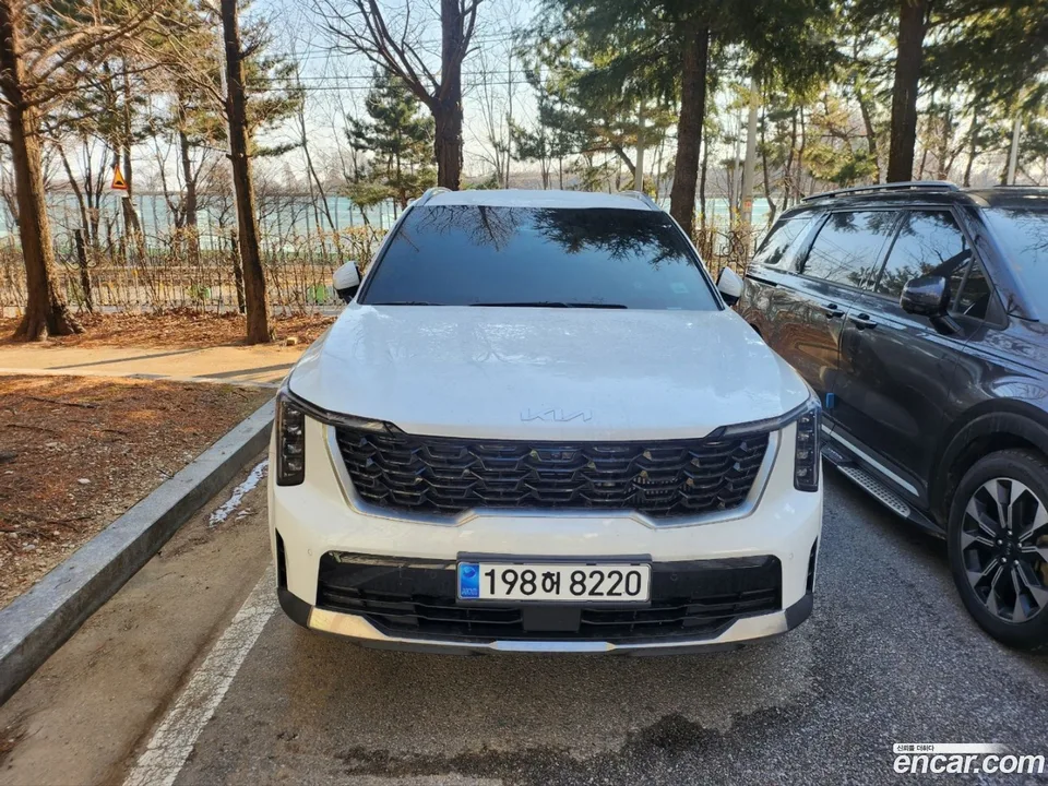 Kia Sorento 2.5T 2WD 2023 — фото 1, купить с доставкой в Москву