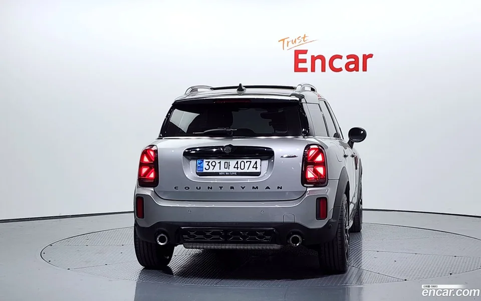 MINI Cooper S Countryman JCW 2023 — миниатюра 4