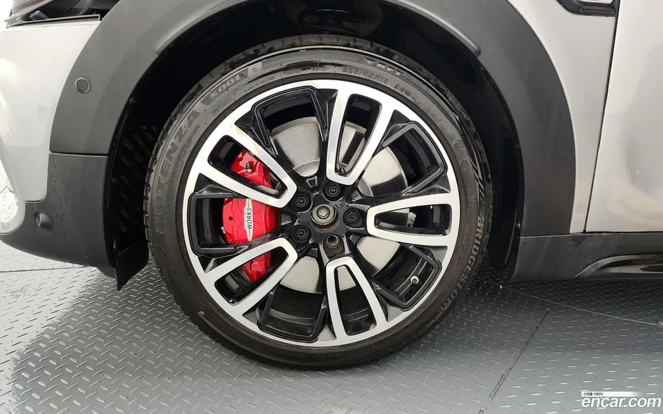 MINI Cooper S Countryman JCW 2023 — миниатюра 5