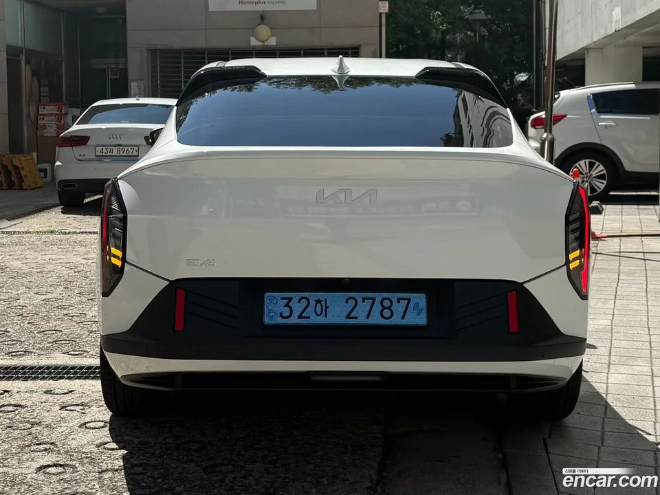 Kia EV4 2WD 2025 — миниатюра 2