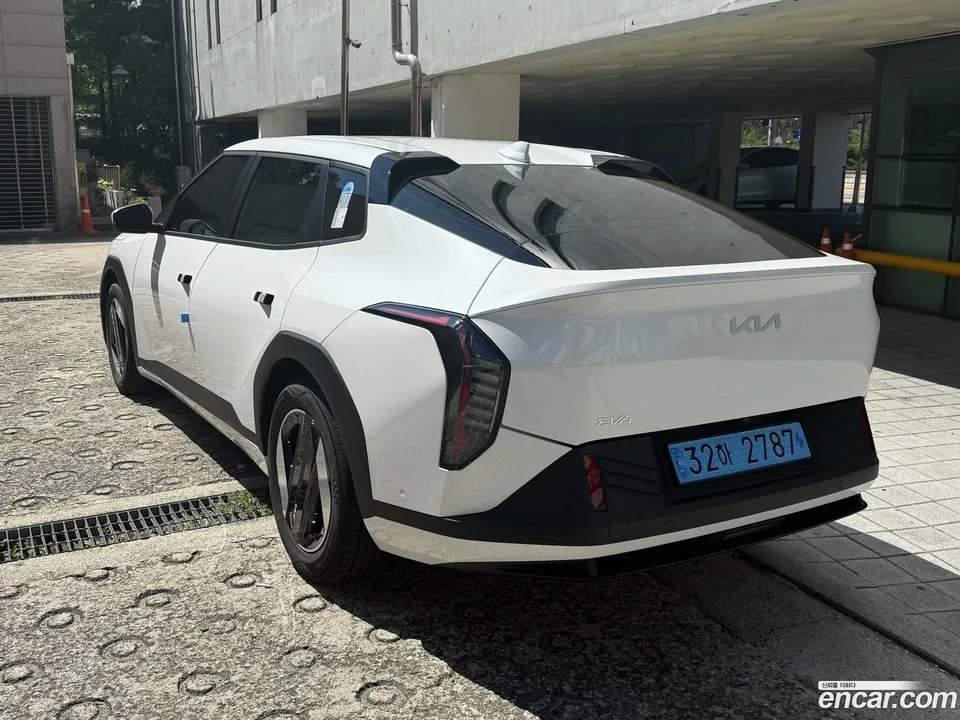 Kia EV4 2WD 2025 — миниатюра 4