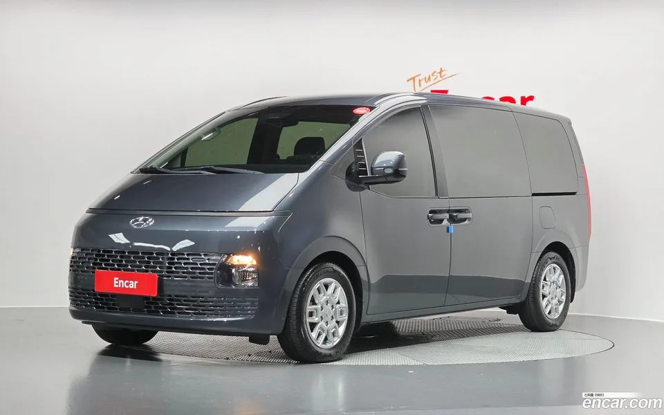 Hyundai Staria 4WD 11 2022 — фото 1, купить с доставкой в Москву