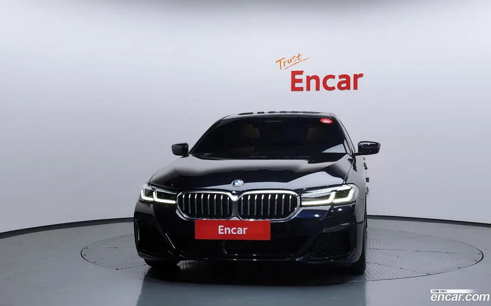 BMW 5 Series 520i M 2022 — миниатюра 3