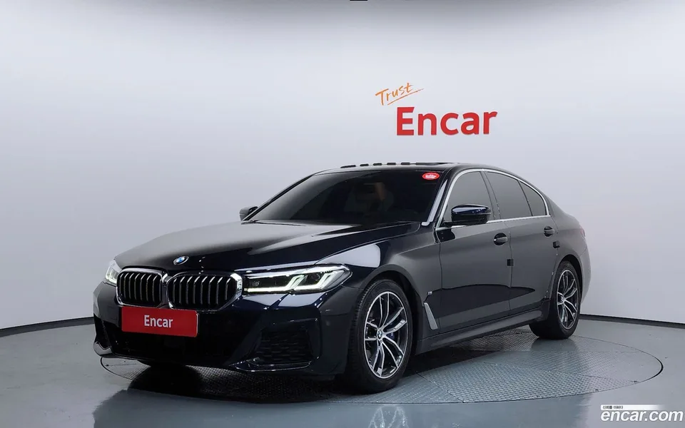 BMW 5 Series 520i M 2022 — фото 1, купить с доставкой в Москву