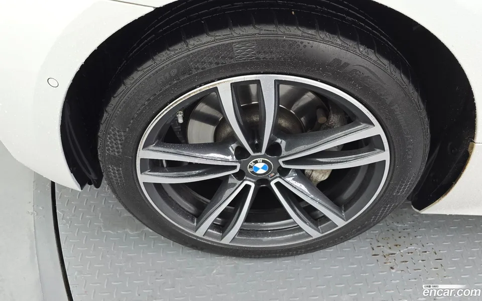 BMW 6 Series GT 620d 2022 — миниатюра 2