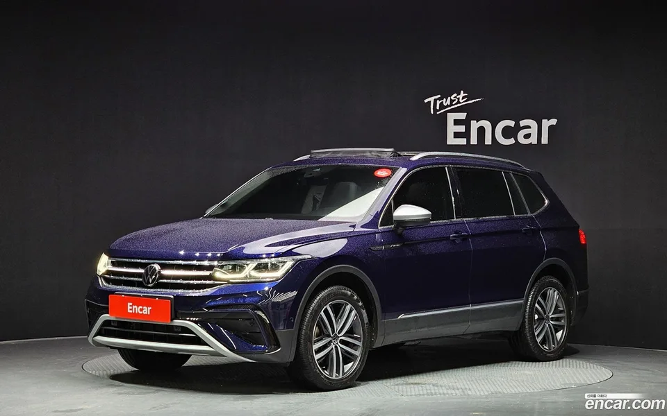 Volkswagen Tiguan Allspace 2.0 TSI 2023 — фото 1, купить с доставкой в Москву