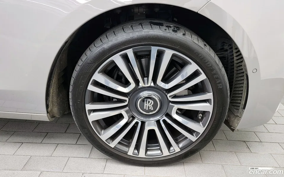 Rolls-Royce Ghost 6.7 EWB V12 2022 — миниатюра 2
