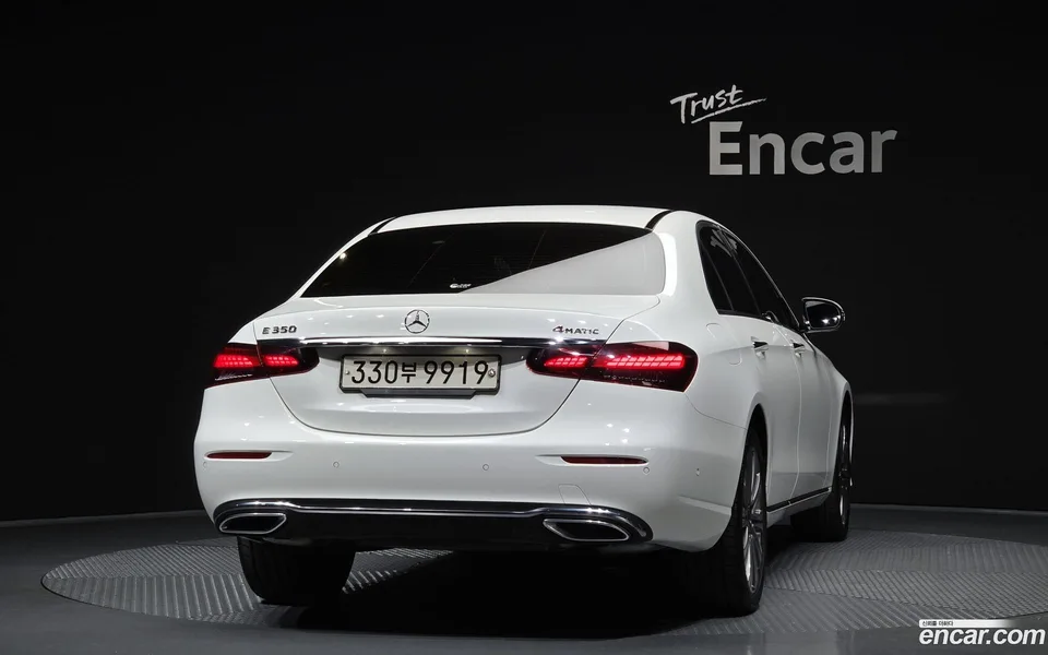 Mercedes-Benz E-Class E350 4MATIC 2022 — миниатюра 4
