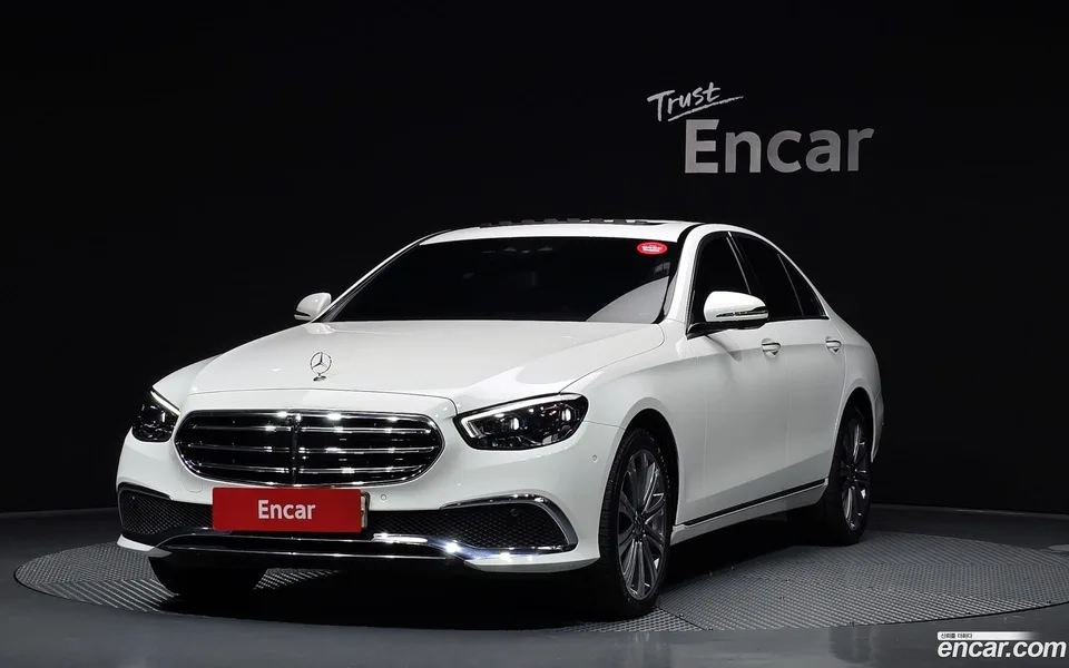 Mercedes-Benz E-Class E350 4MATIC 2022 — фото 1, купить с доставкой в Москву
