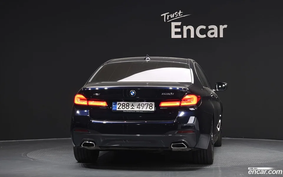 BMW 5 Series 530i xDrive M 2022 — миниатюра 4