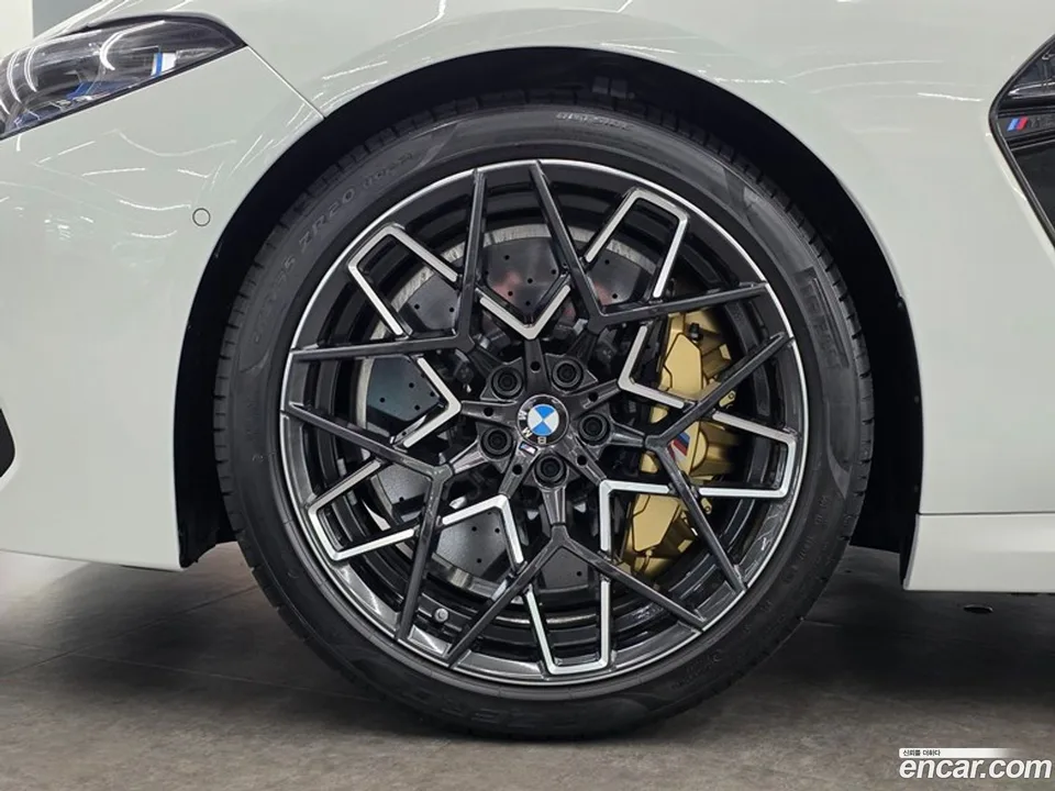 BMW M8 M8 2025 — миниатюра 2